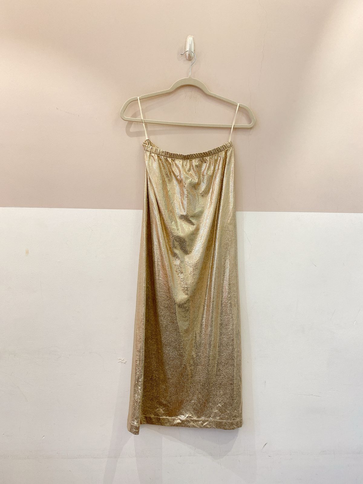Vestido midi metalizado rosê Caché 36