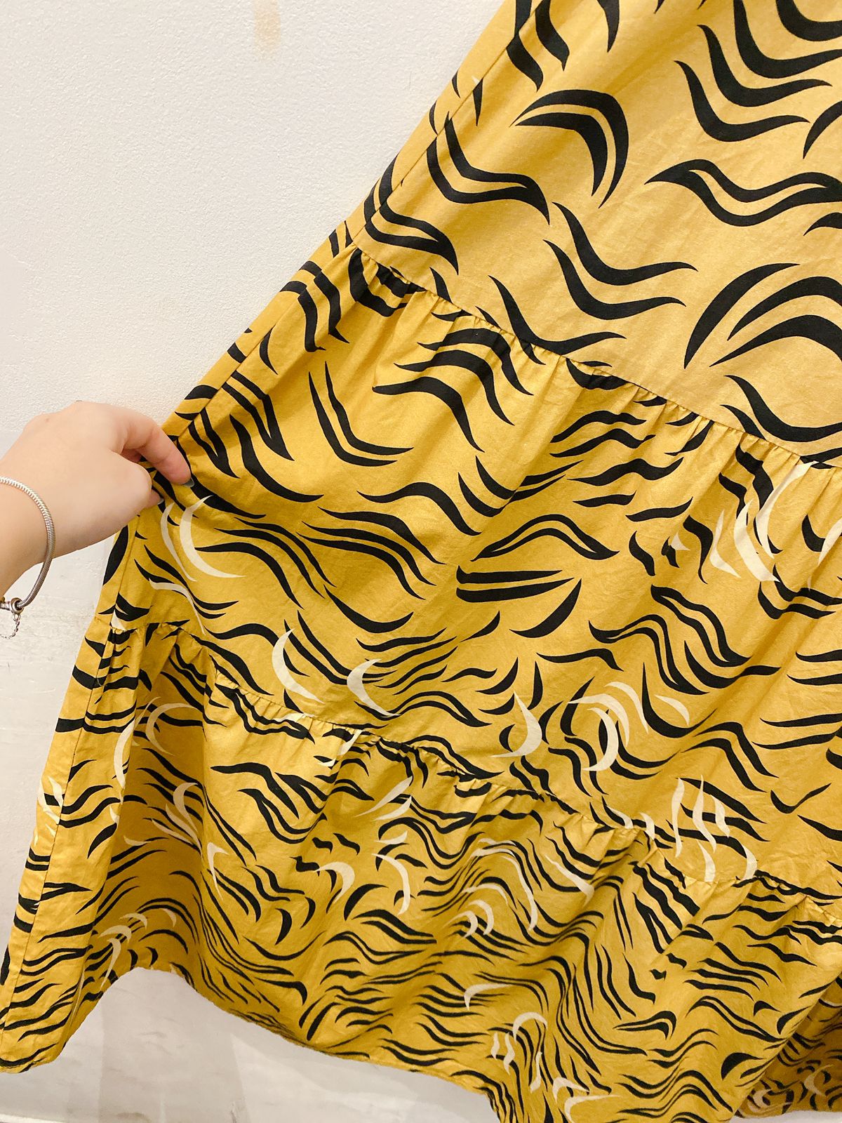 Vestido midi mostarda Animale 36