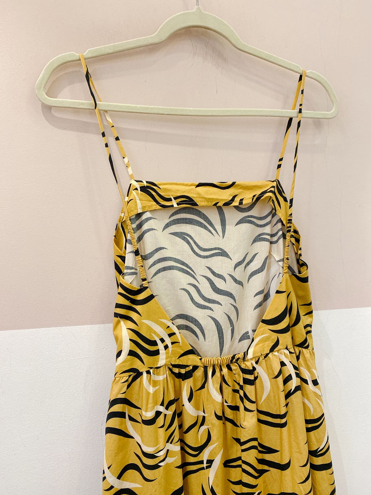 Vestido midi mostarda Animale 36