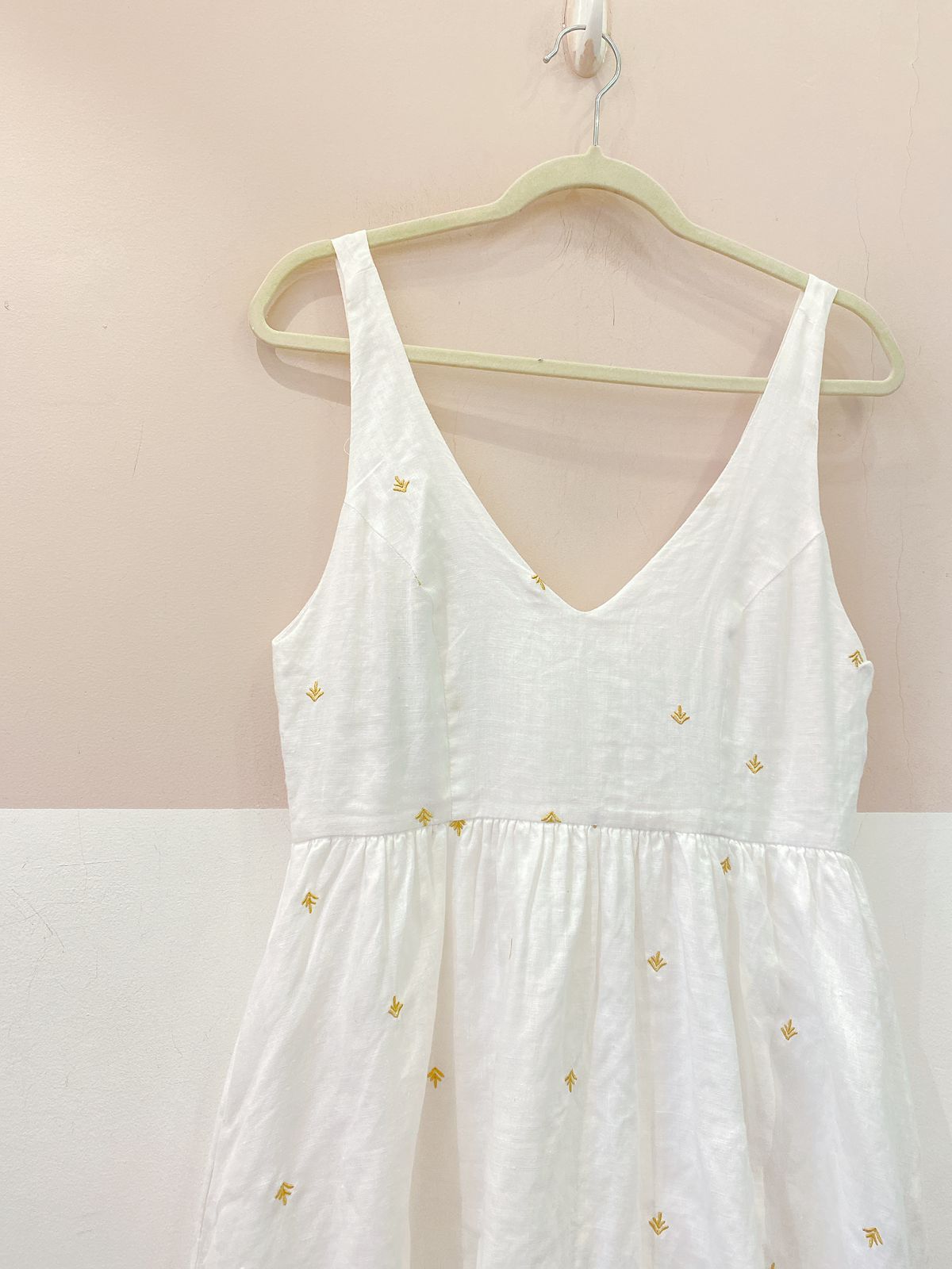 Vestido midi branco bordado Julia Golldenzon 36