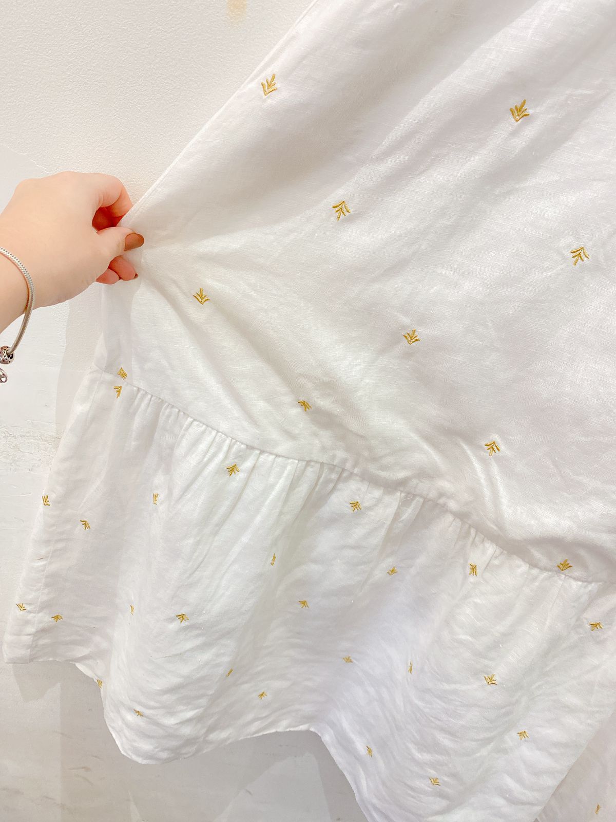 Vestido midi branco bordado Julia Golldenzon 36