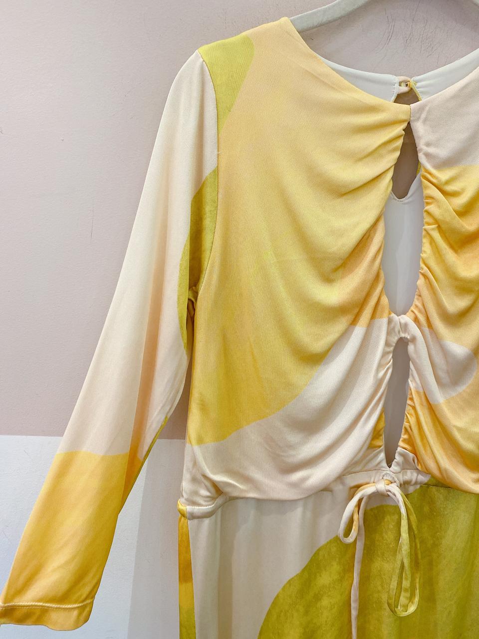 Vestido midi amarelo recortes Lo de Lui P