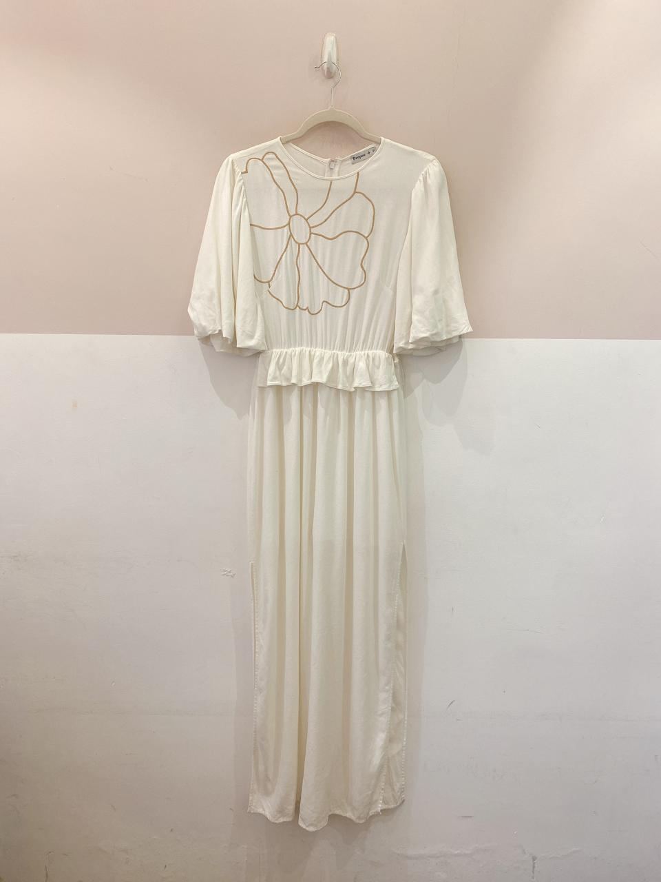 Vestido midi off white bordado Peepou P
