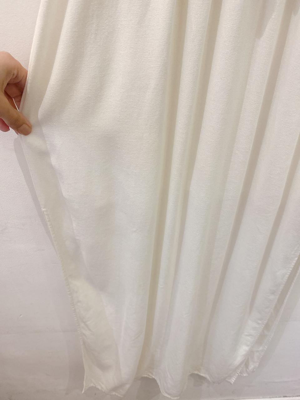Vestido midi off white bordado Peepou P
