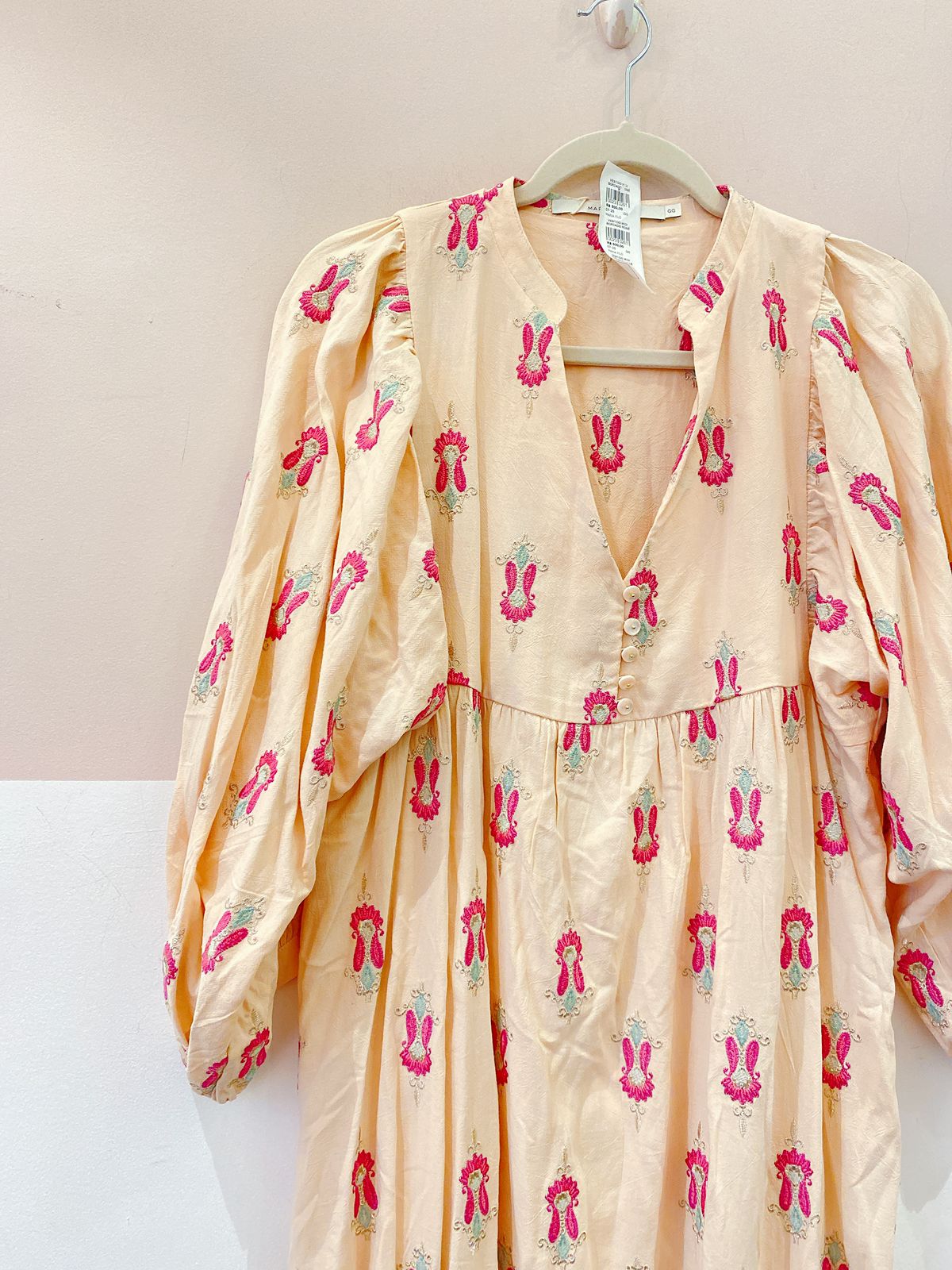 Vestido midi bordado rosê Maria Filó GG