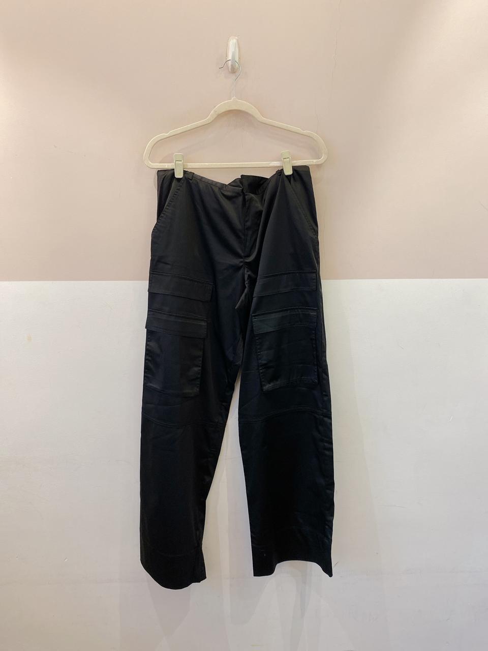 Calça cargo acetinada Zara G
