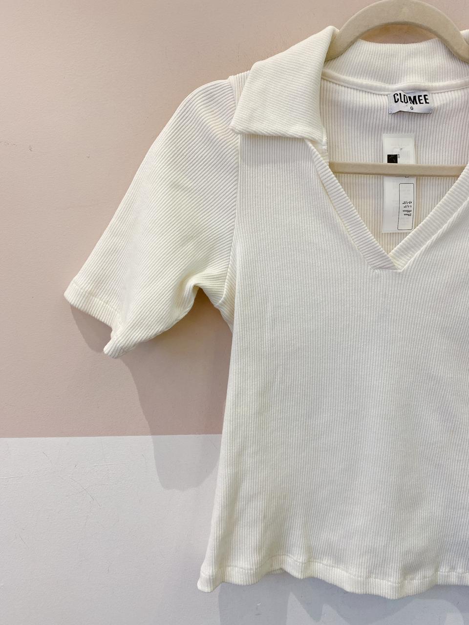 Blusa off white canelada Clomee G