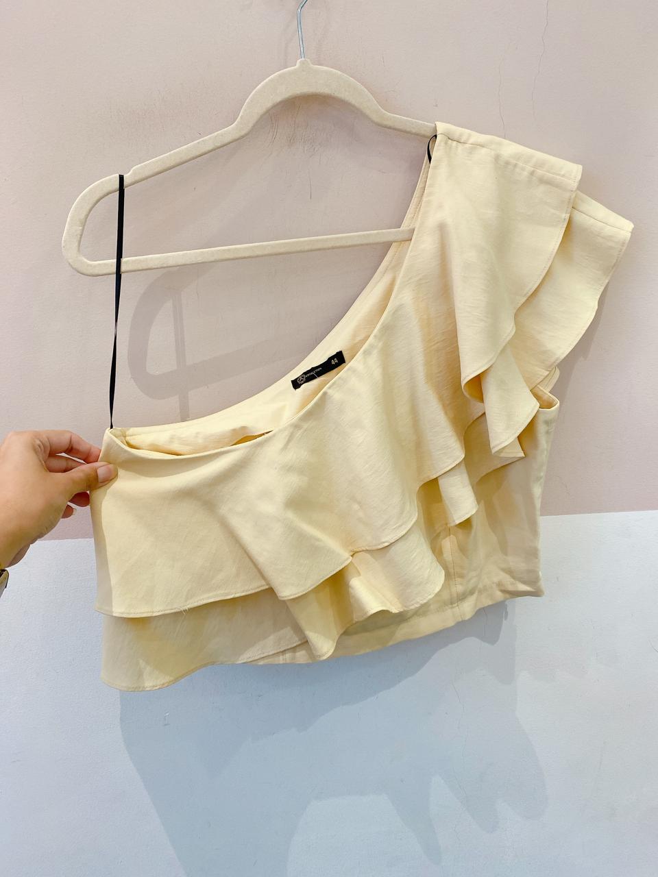 Blusa amarelinho babados Renner 44