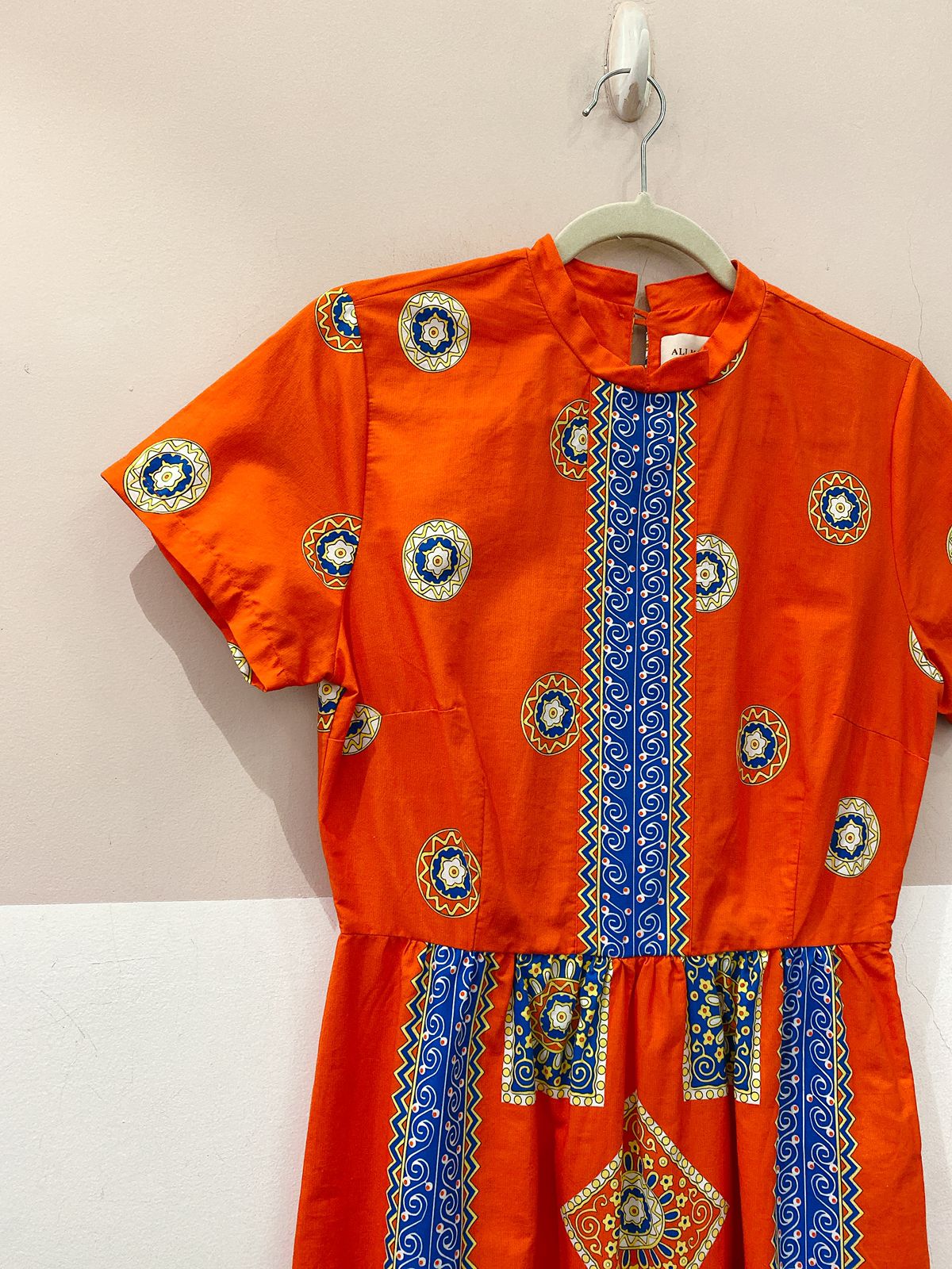 Vestido midi coral estampado Allmost Vintage 36