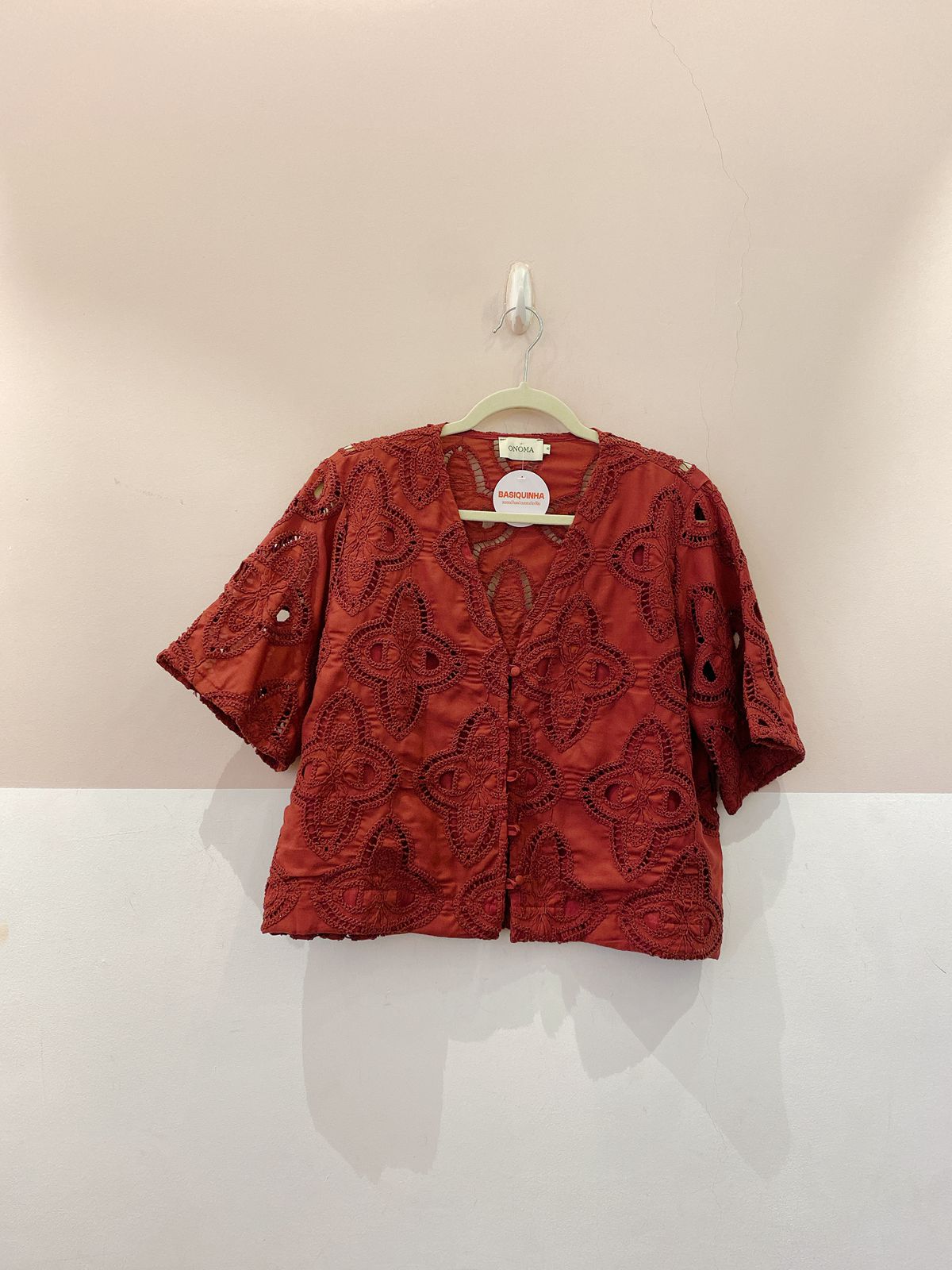 Blusa vinho bordada Onoma 40