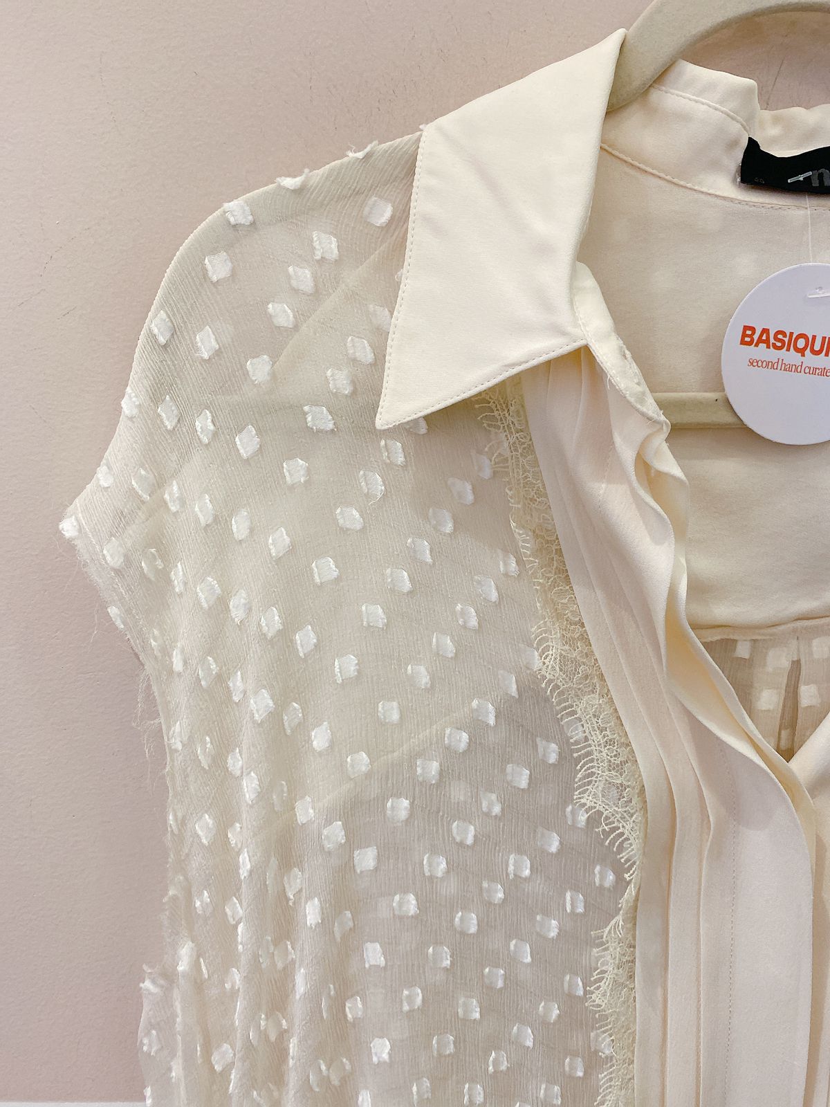 Blusa off white NK 44