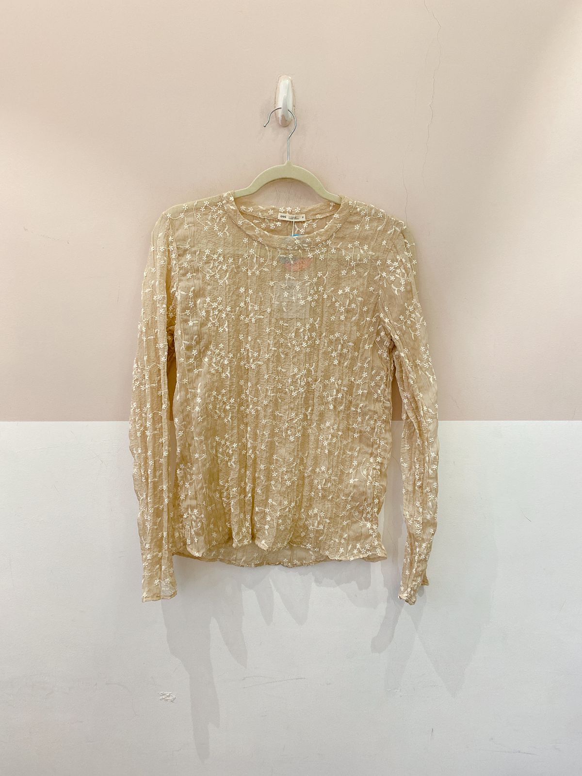 Blusa bege flores Onni P
