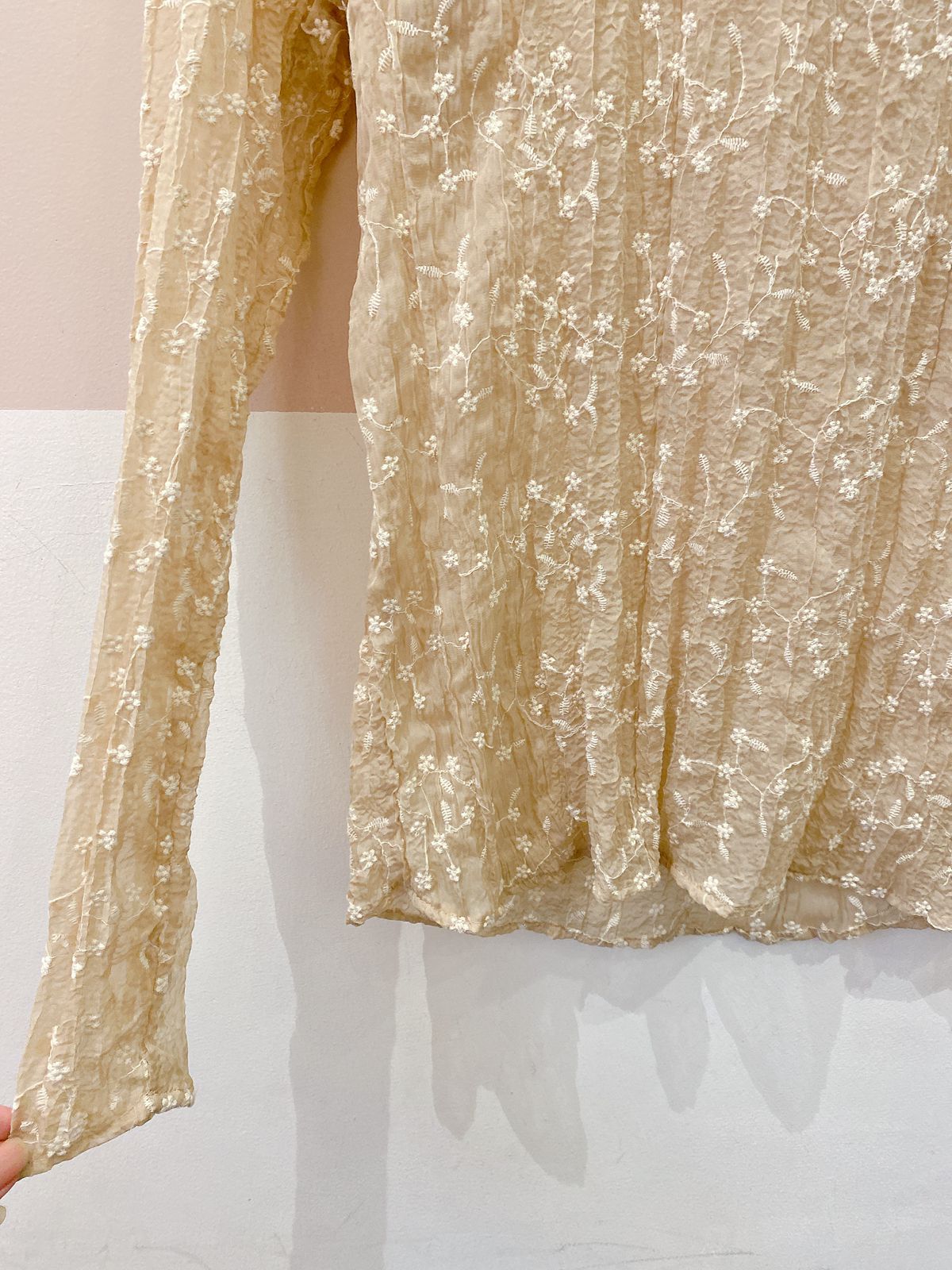 Blusa bege flores Onni P