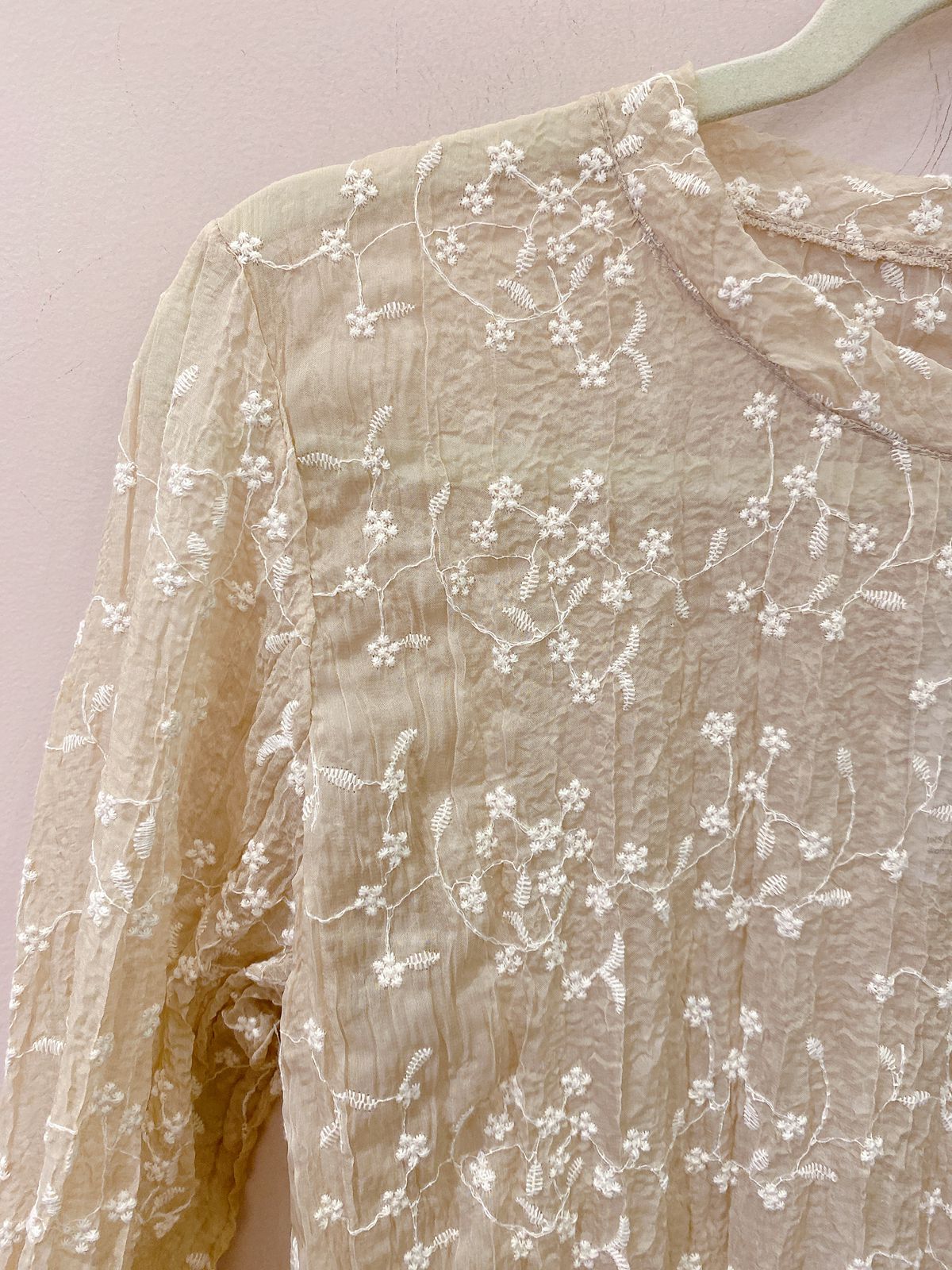 Blusa bege flores Onni P