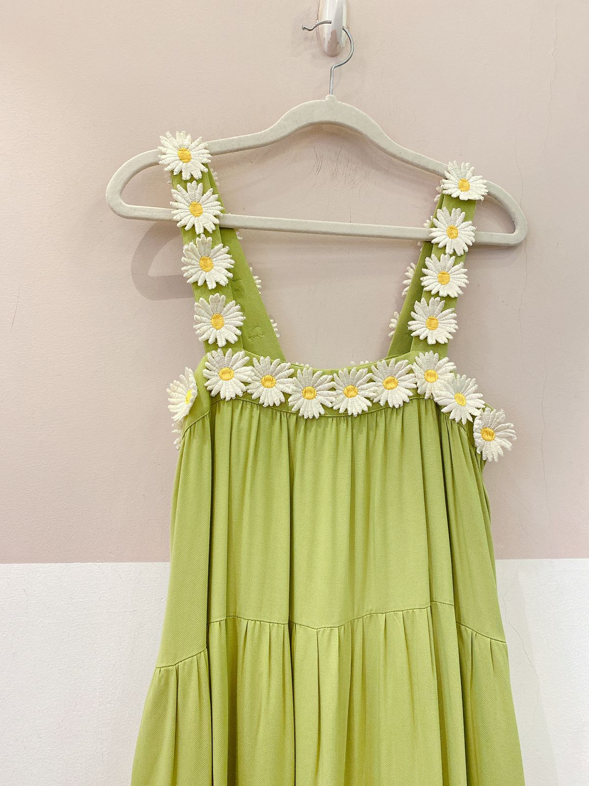 Vestido midi verde margaridas Tig 36