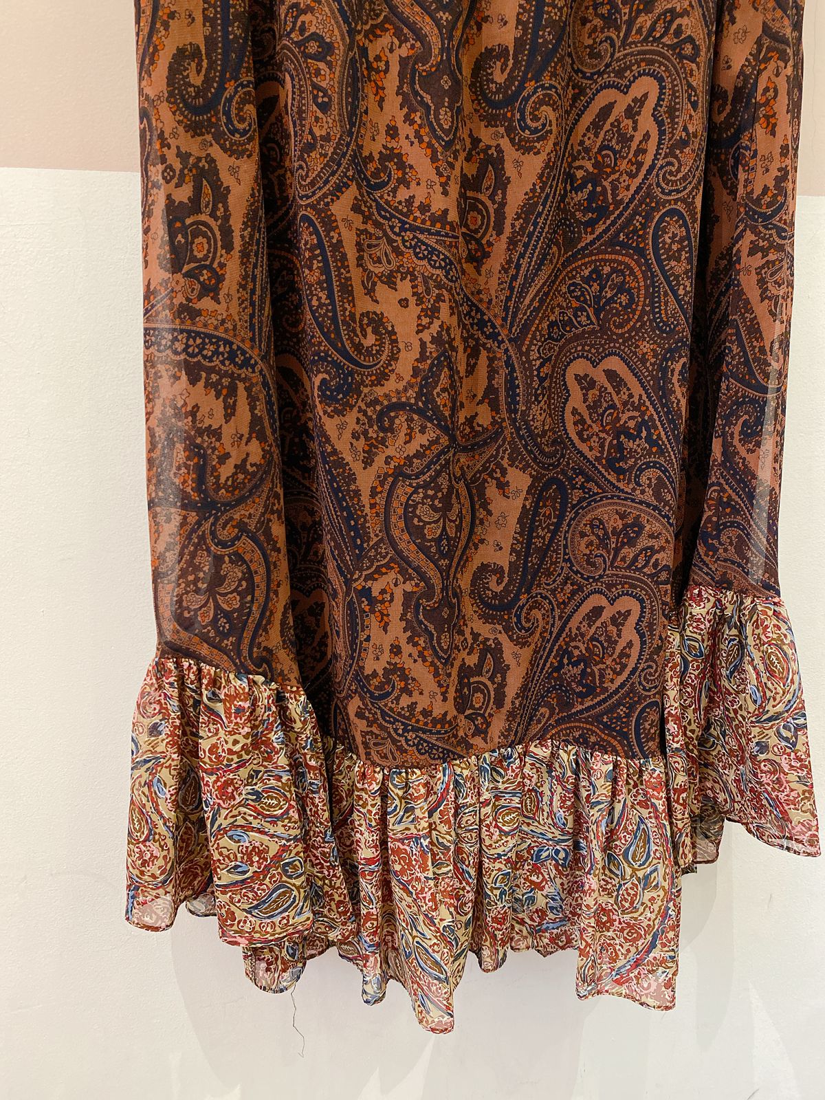 Saia midi estampa escura Zara G