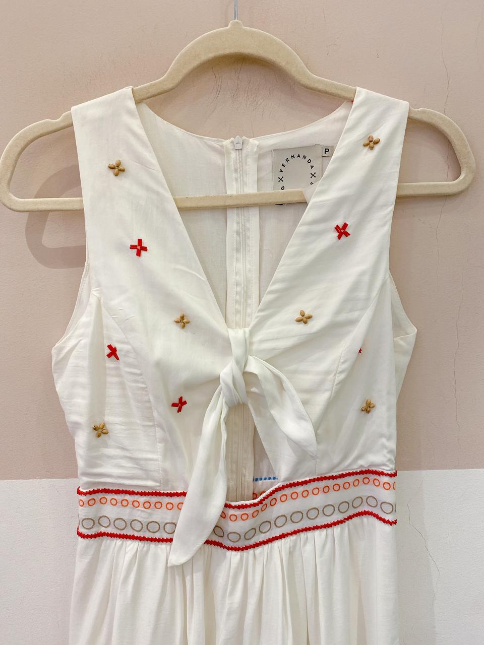 Vestido midi branco bordado Fernanda Di Biase P