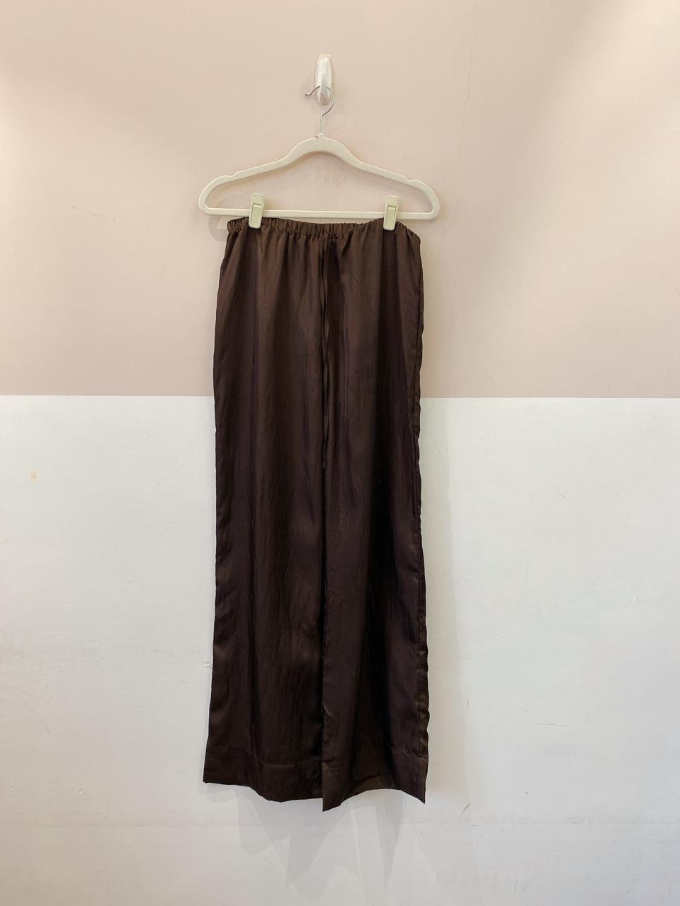 Calça acetinada marrom Renner P
