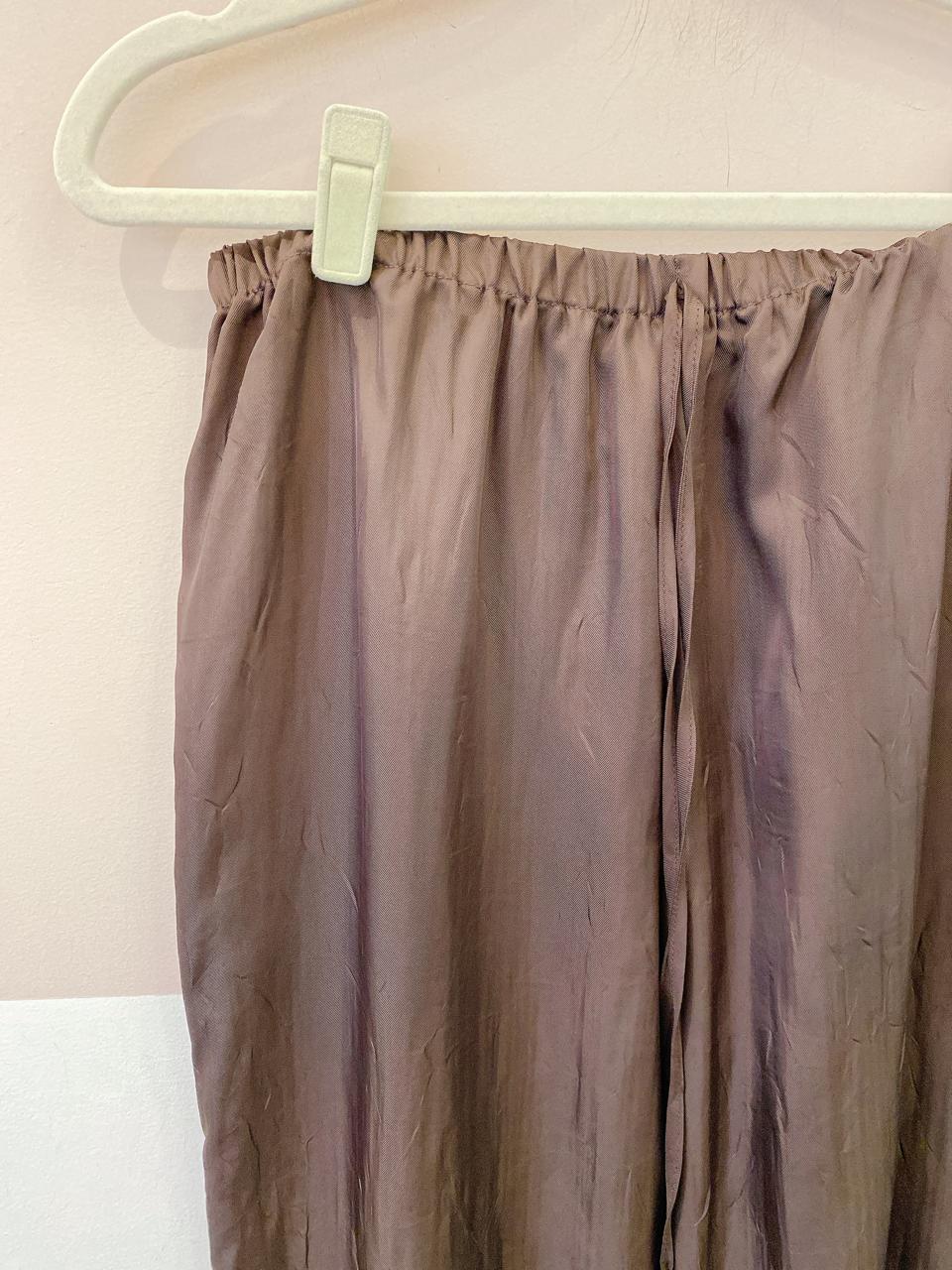 Calça acetinada marrom Renner P