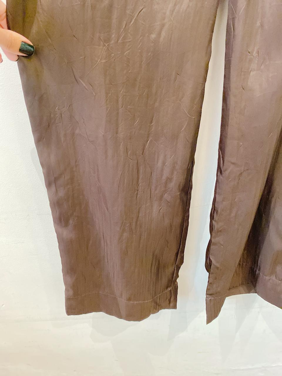 Calça acetinada marrom Renner P