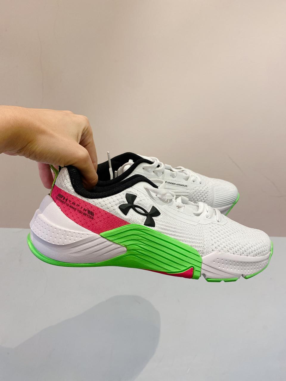 Tênis branco sola colorida Under Armour 37