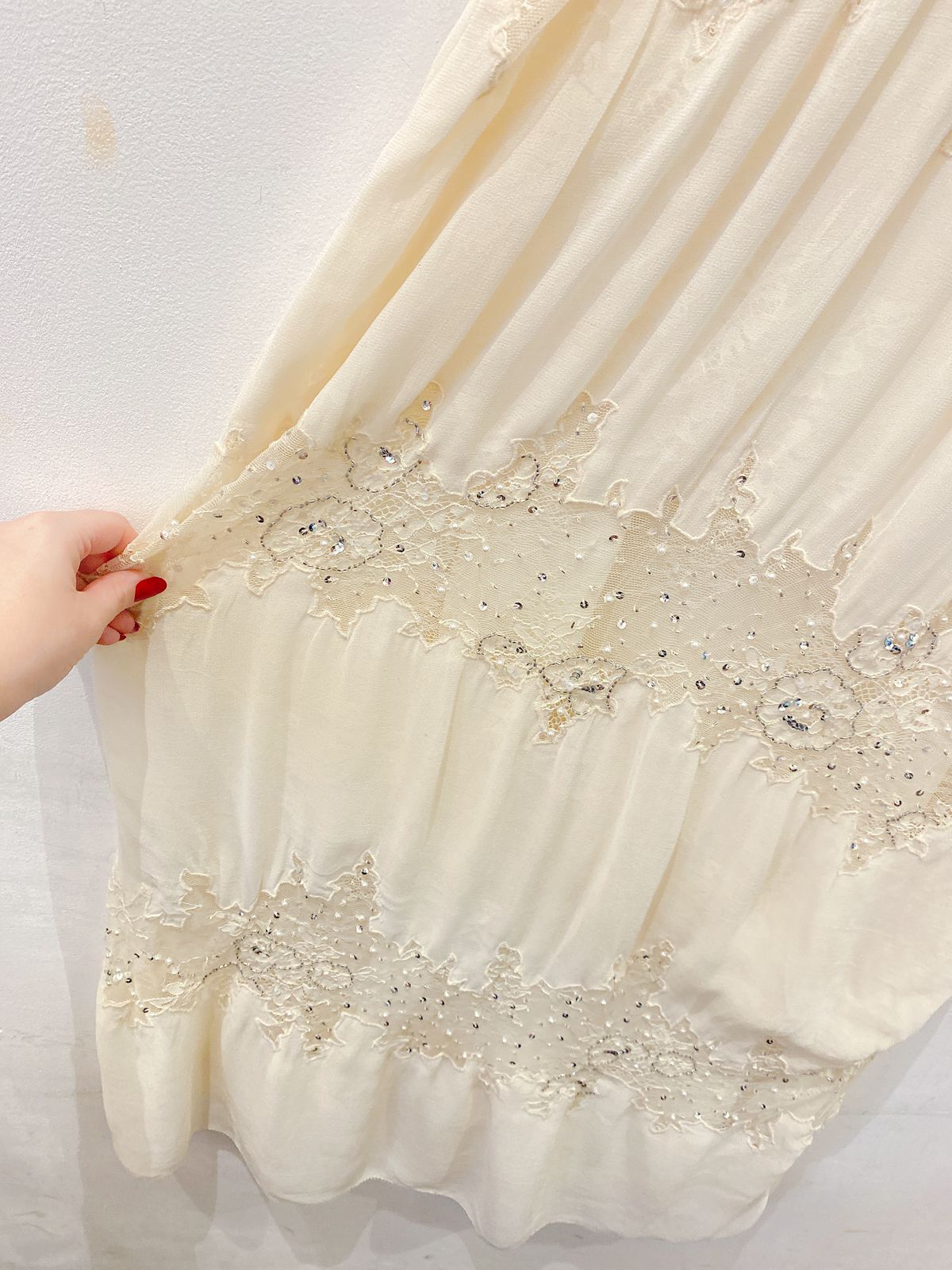 Vestido midi off white renda Zara M
