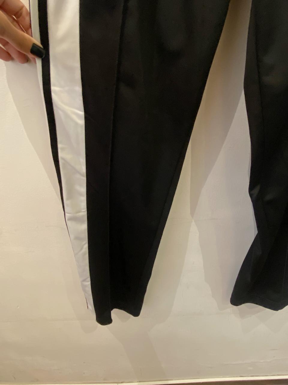 Calça esportiva preta Adidas P
