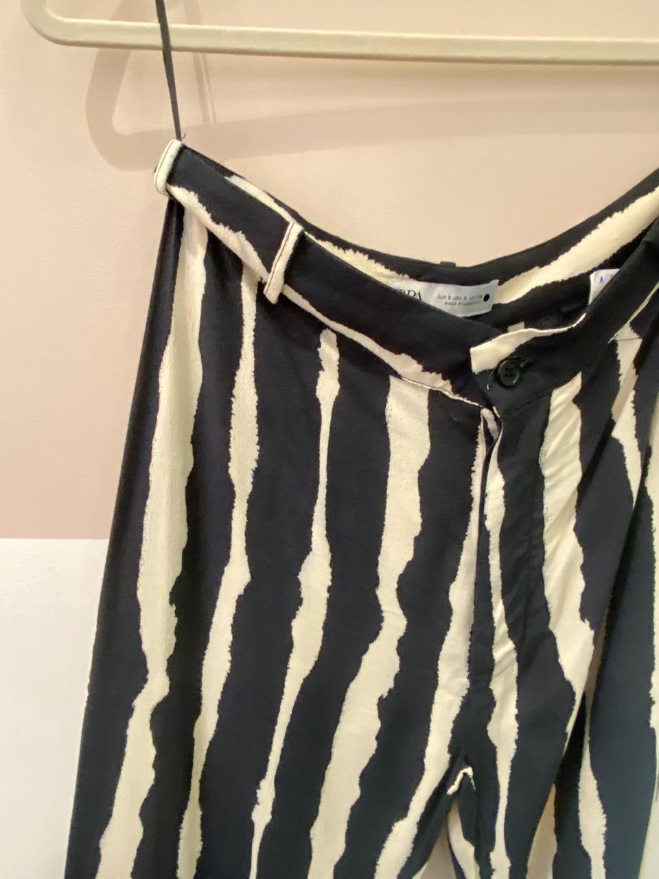 Calça estampada p&b Zara P