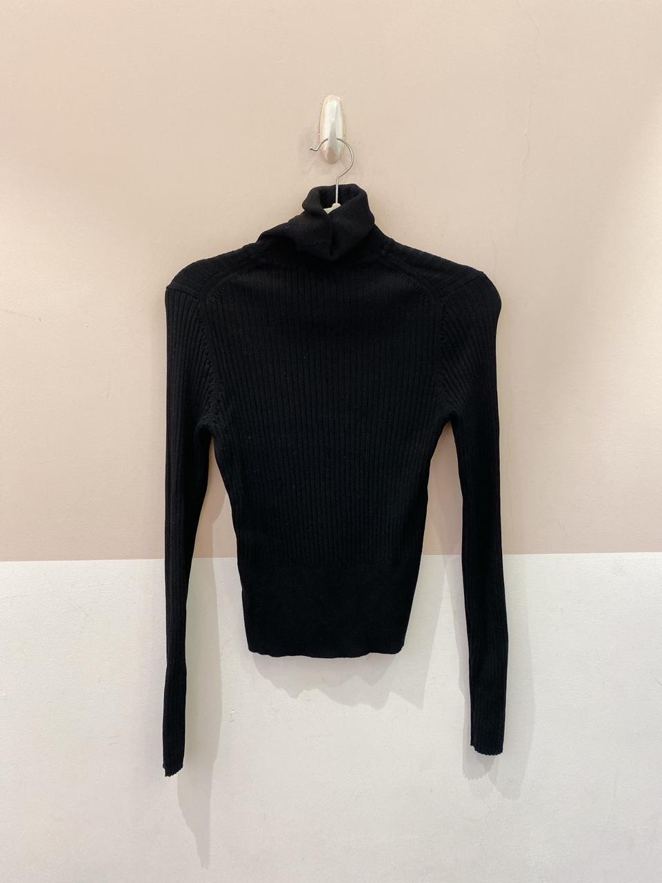 Blusa canelada preta gola Zara M