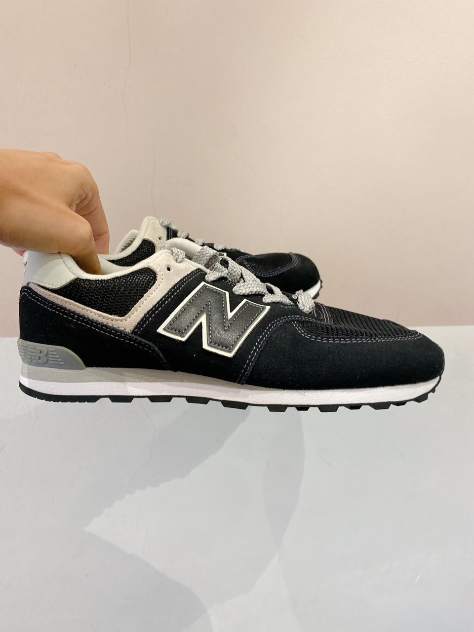 Tênis New Balance 574 preto 37/38