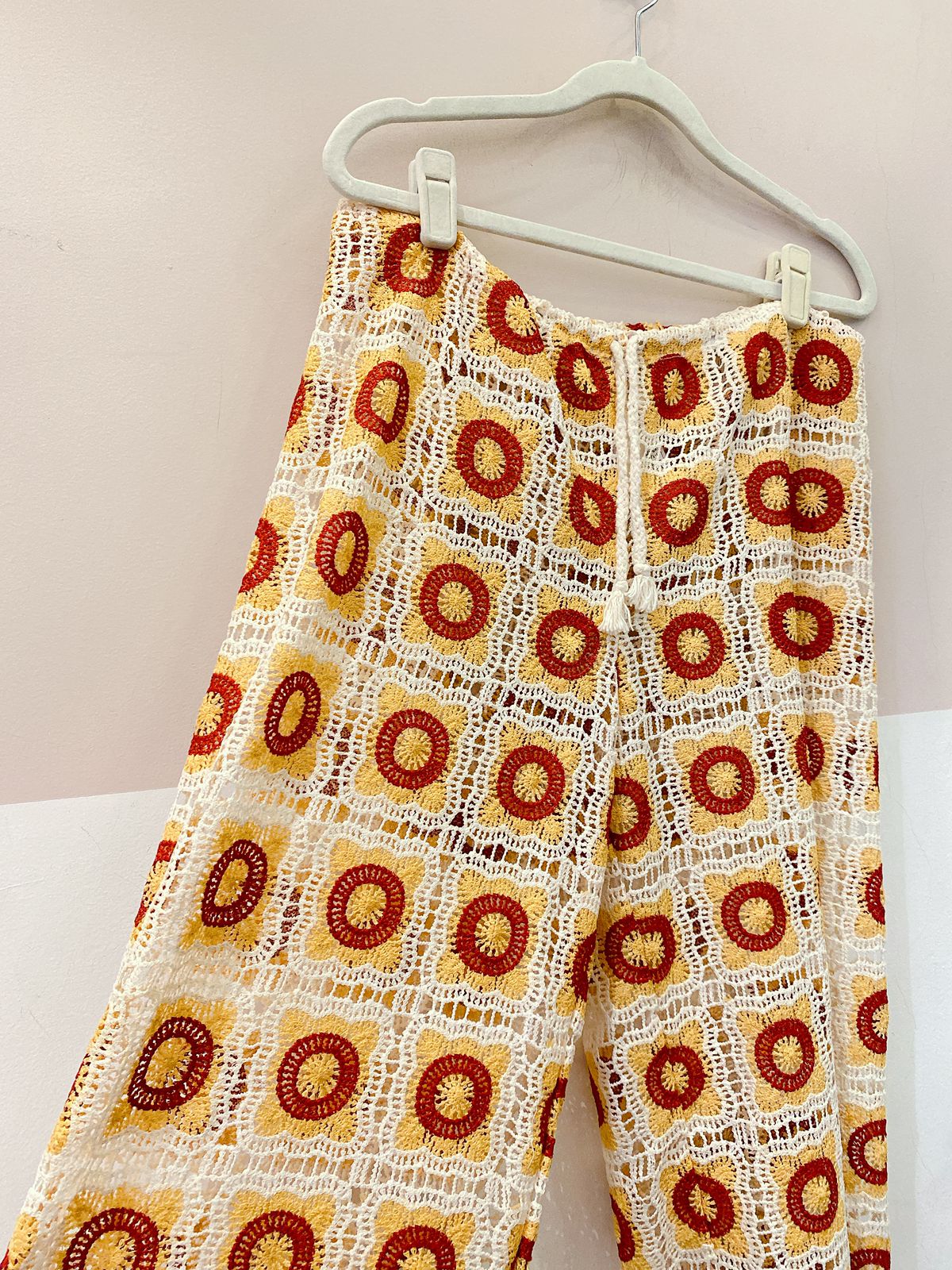 Calça crochet colorida One Way M