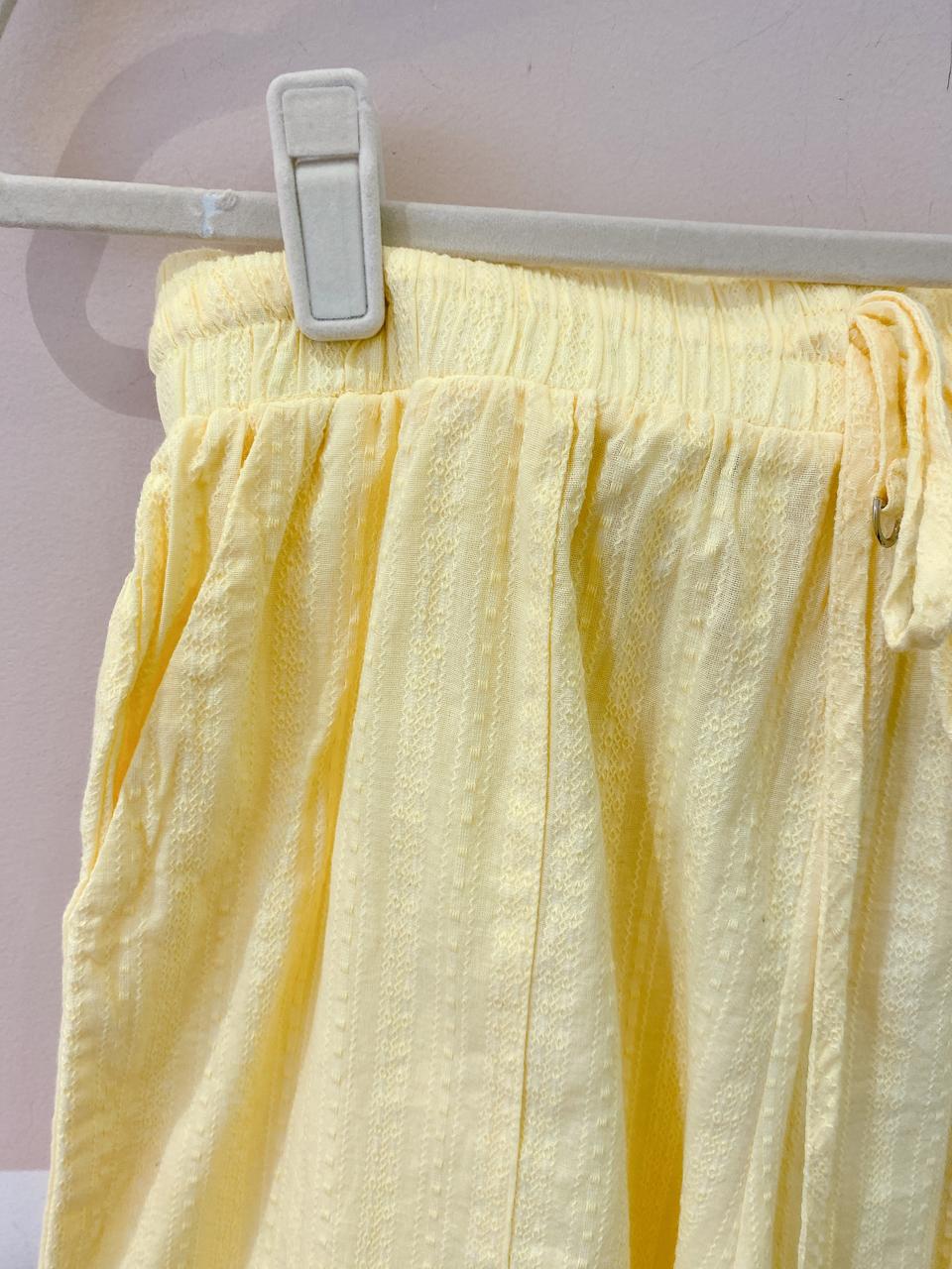 Short amarelo textura Muna 38