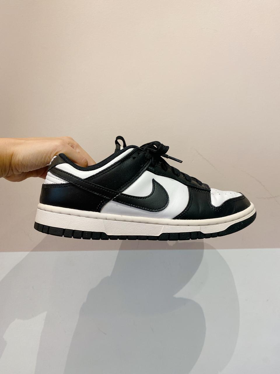 Tênis dunk low panda Nike 37