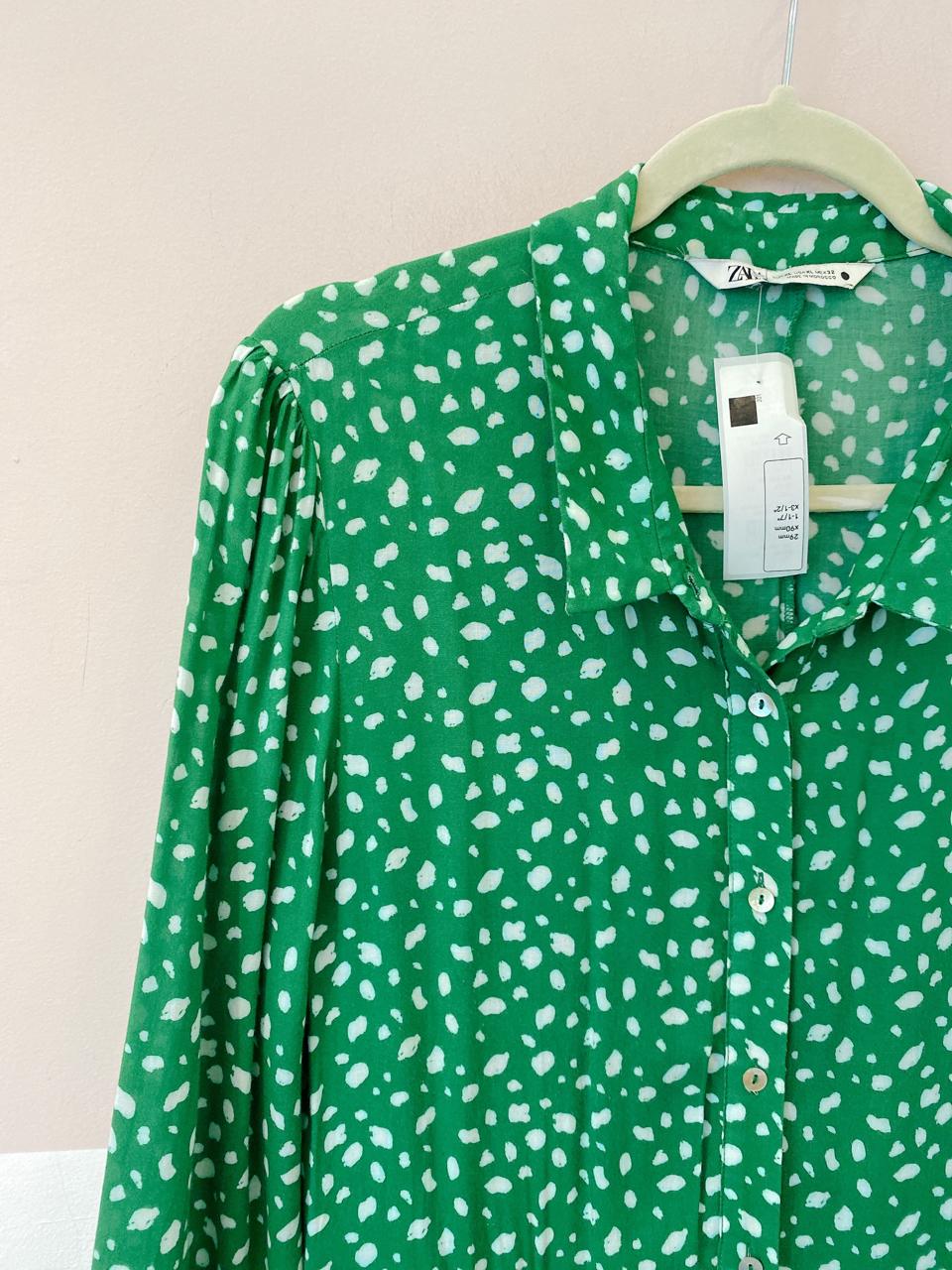 Vestido midi verde pintinhas Zara GG