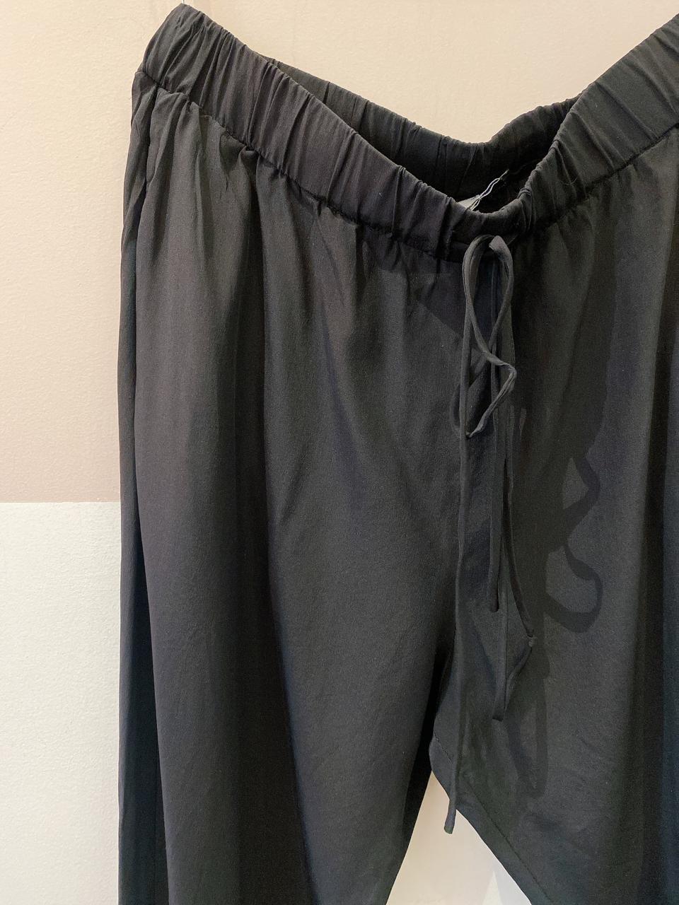 Calça preta Ateen 38