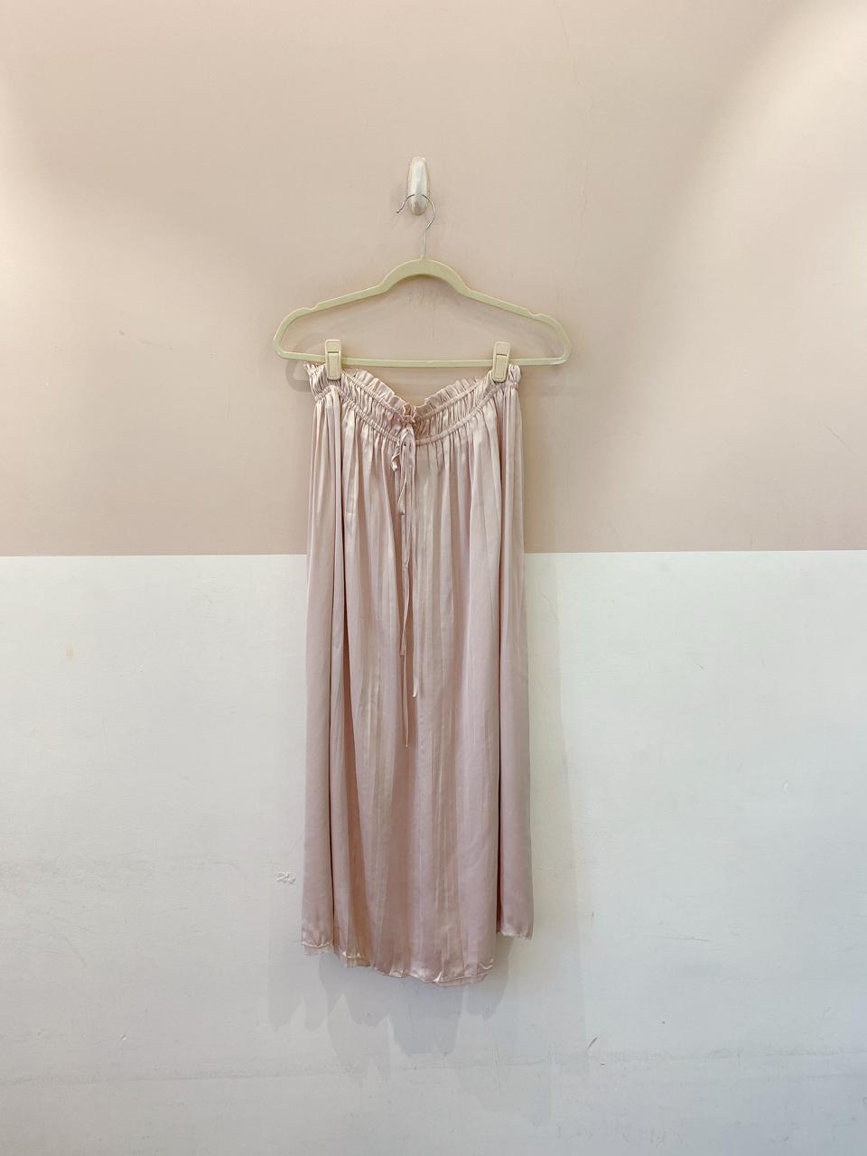 Saia midi acetinada plissada Zara M