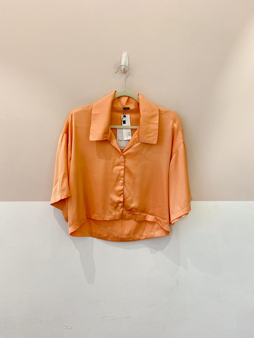 Camisa acetinada laranja Mapa M