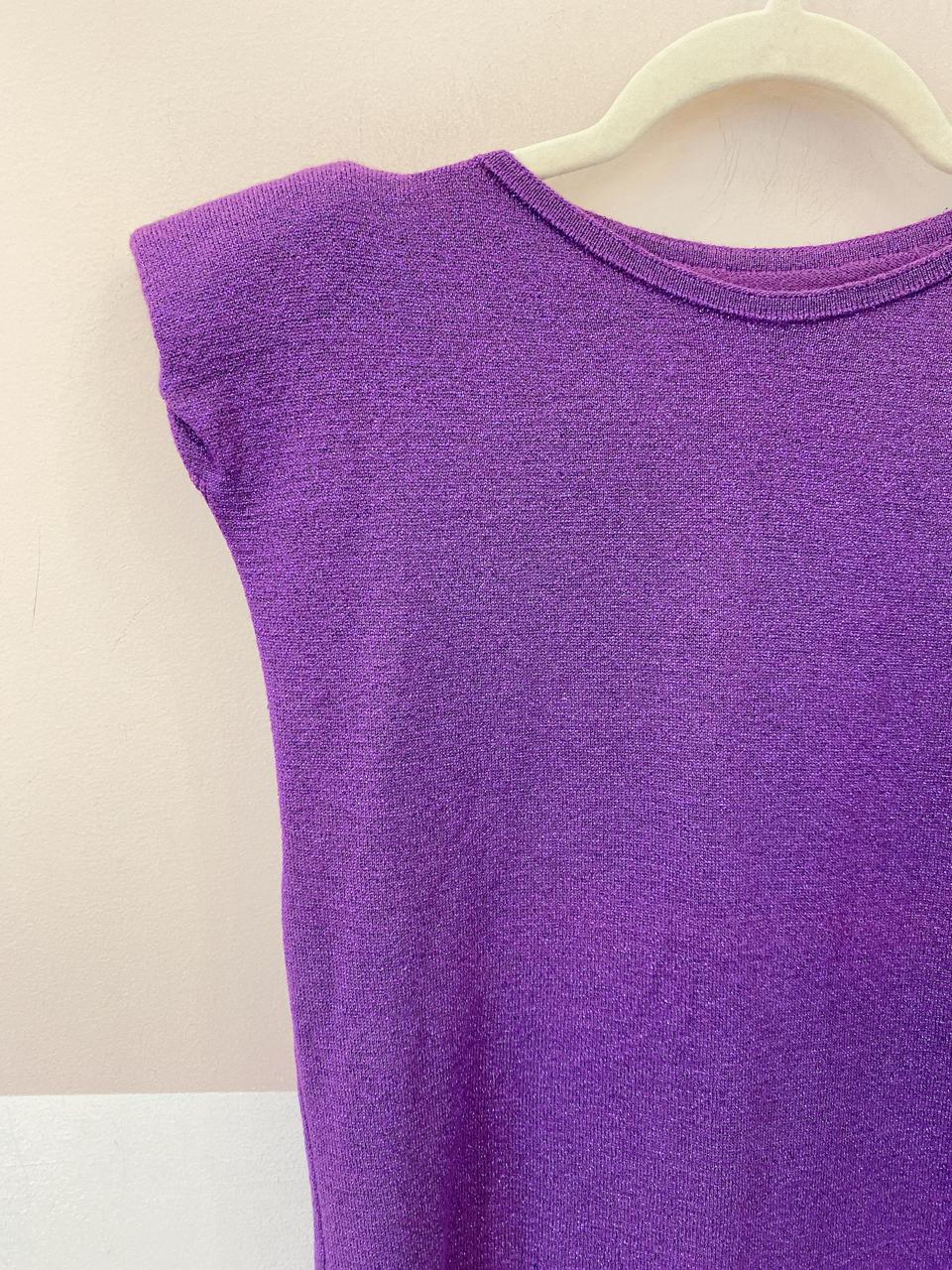Blusa tricot roxa luréx ombreira M
