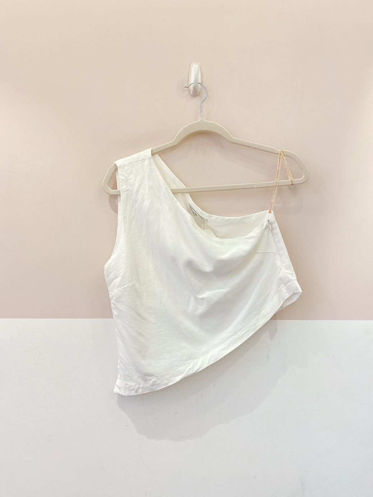 Blusa branca ombro só Dress To G