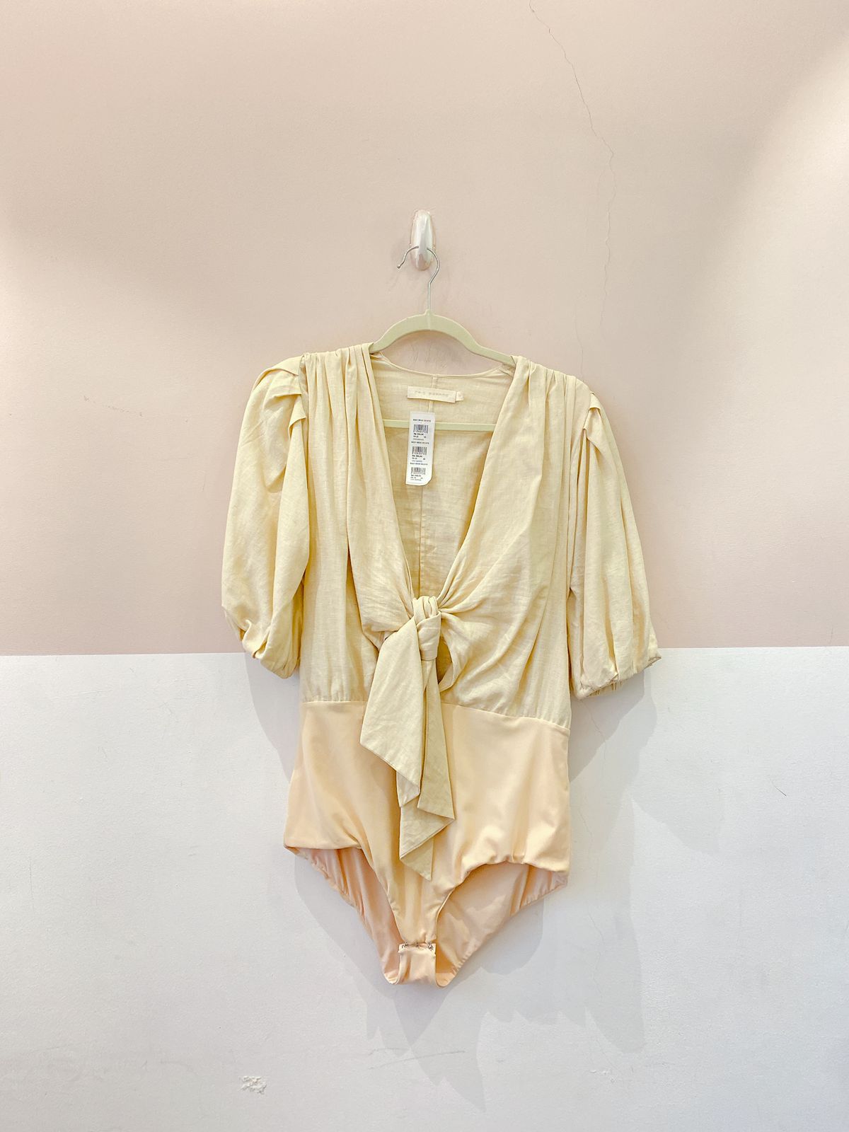 Body bege decote Cris Barros 38