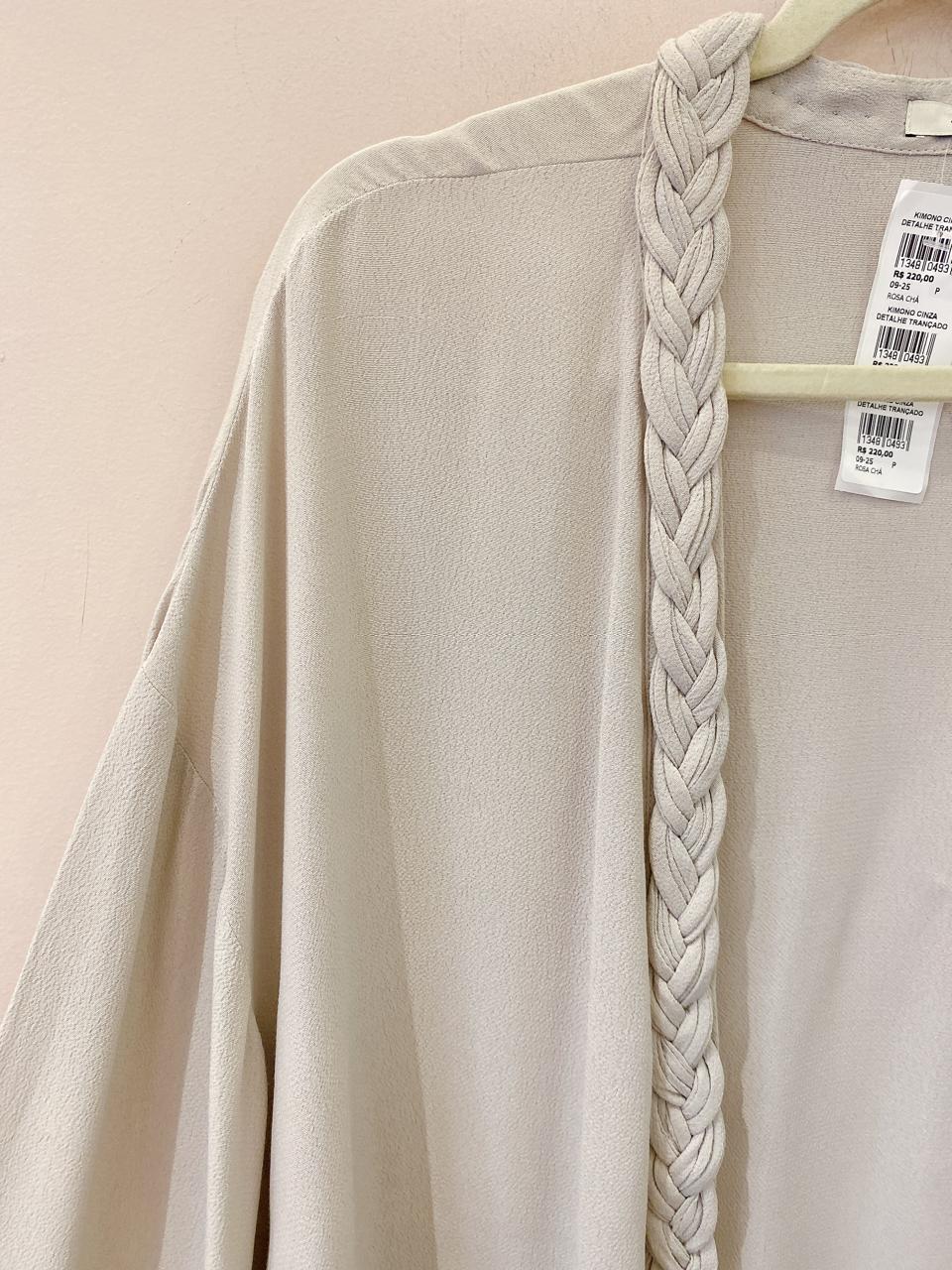 Kimono cinza detalhe trançado Rosa Chá P