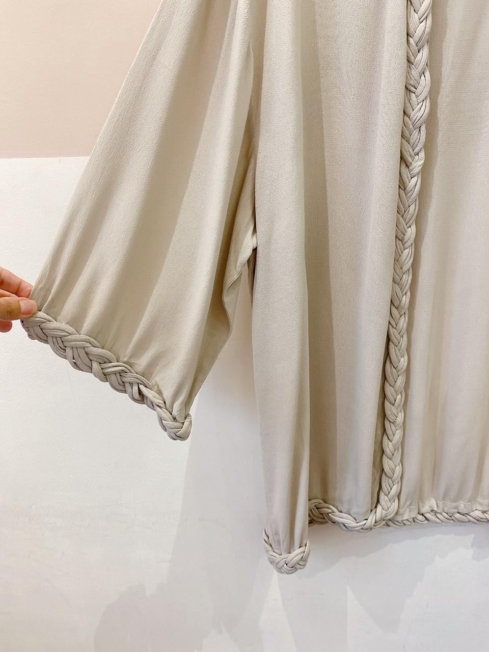 Kimono cinza detalhe trançado Rosa Chá P