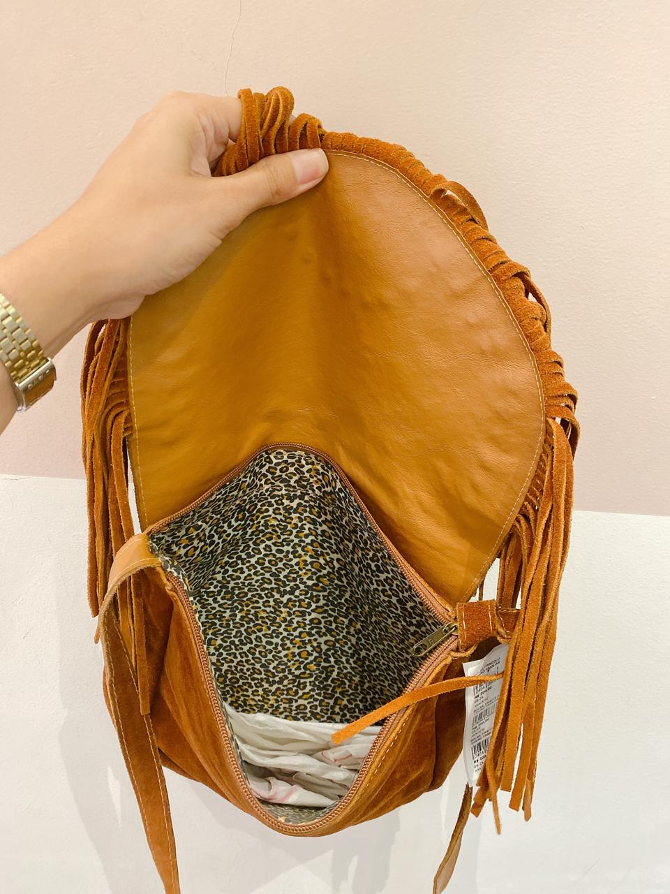 Bolsa tiracolo couro franjas Anacapri
