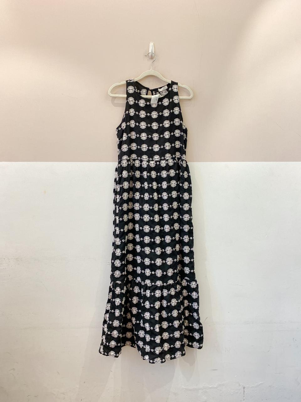 Vestido midi preto bordado Ideologic M
